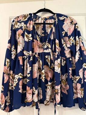 Altar’d State flowy blouse size Small